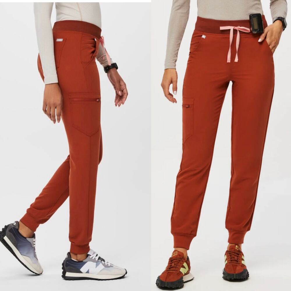 NWOT Figs Zamora High-Rise Cargo Jogger Scrub Pant AUBURNPo #3558 / 2039 Sz S/P